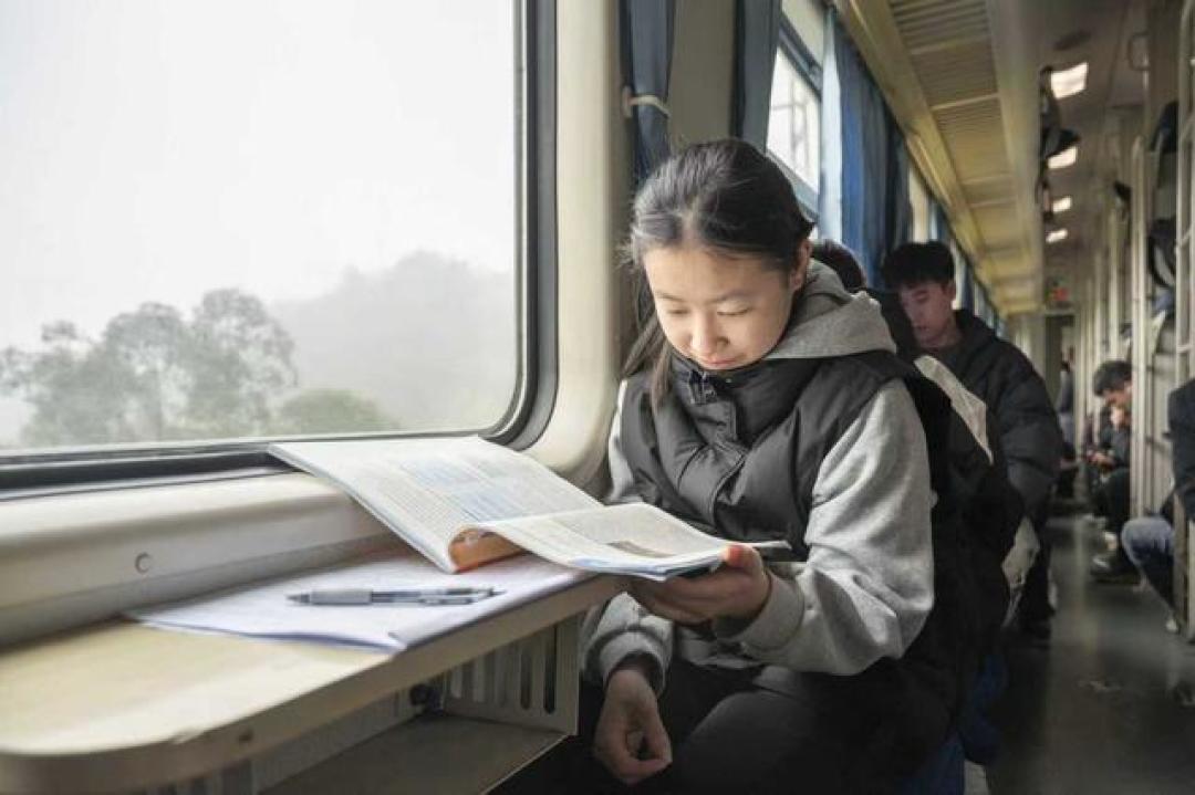 新春走基层|在慢火车上感受新春暖意