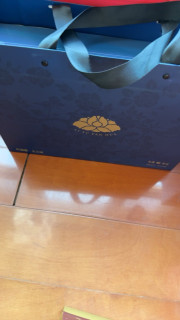 年味新宠：蓝金礼盒藏心意