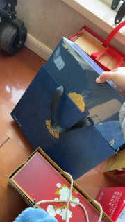 年味新宠：蓝金礼盒藏心意