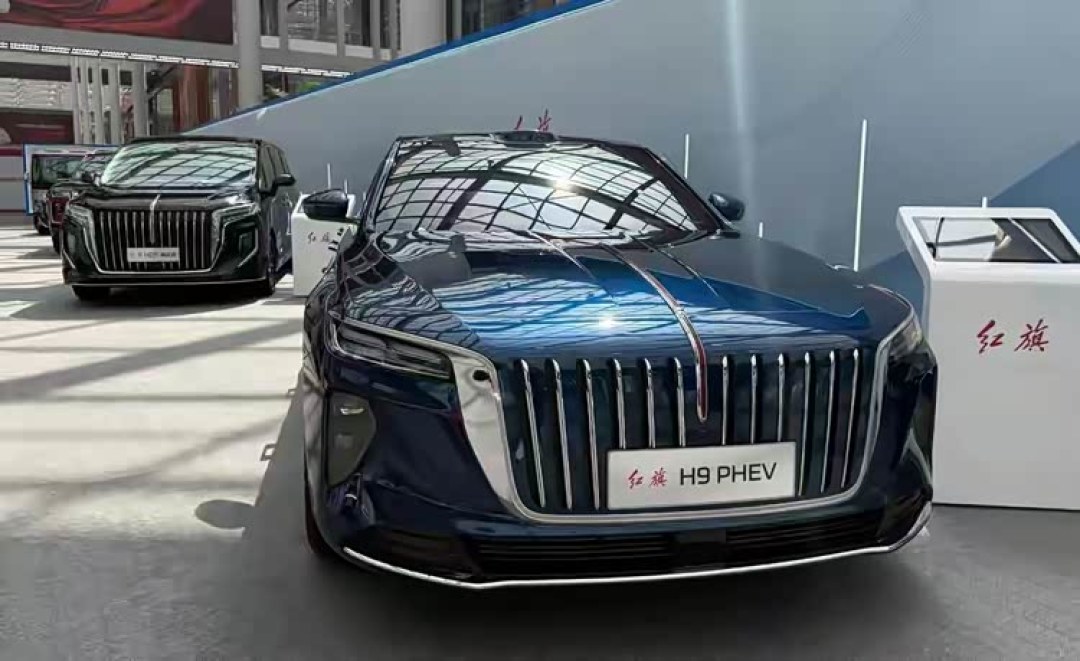 红旗H9 PHEV实车现身，2.0T插混动力，配激光雷达，主动悬架