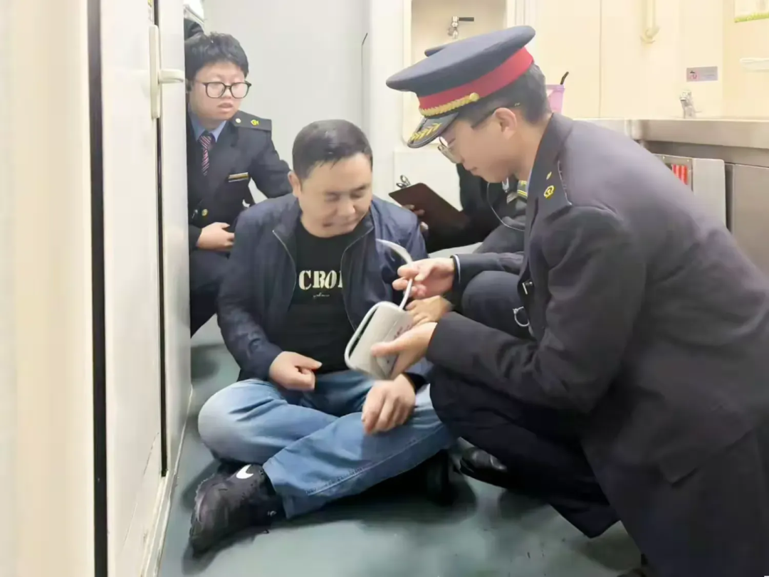 爱在旅途|Z40次列车的双重温情时刻
