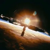 本期《#院线上新 》，我们邀你走进#电影窗外是蓝星 的太空叙事，听导演朱翌冉讲幕后那些藏着热血与热泪的故事，看航天员如何在400公里高空，为我们拍下这颗星球最珍贵的模样。