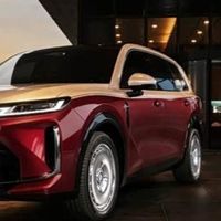 五菱×华为首款旗舰SUV华境S炽焰鎏金发布，大六座插混+全栈华为智驾