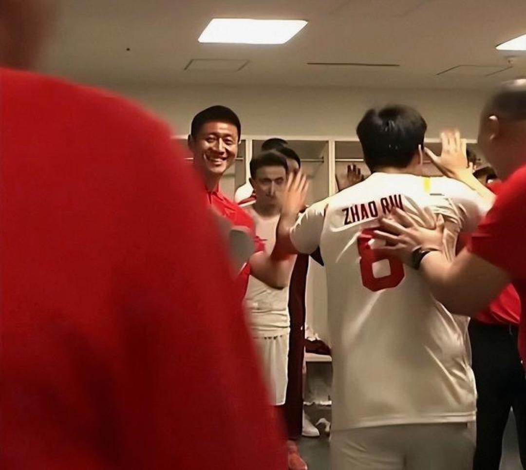 逆转日本休息室！李弘权落泪，胡金秋静坐，赵睿兴奋，郭振明笑了
