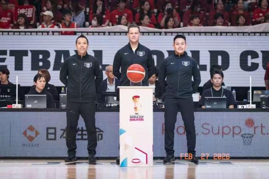 反转!中国男篮赢球后FIBA紧急改口,争议裁判身份曝光,或遭重罚