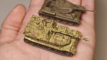 跟拇指一样大的坦克模型你见过吗？【海洋堂对决篇1/144成品】T-34-85VS象式坦克歼击车