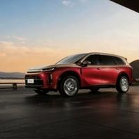 上汽通用五菱与华为联合发布旗舰SUV华境S炽焰鎏金色