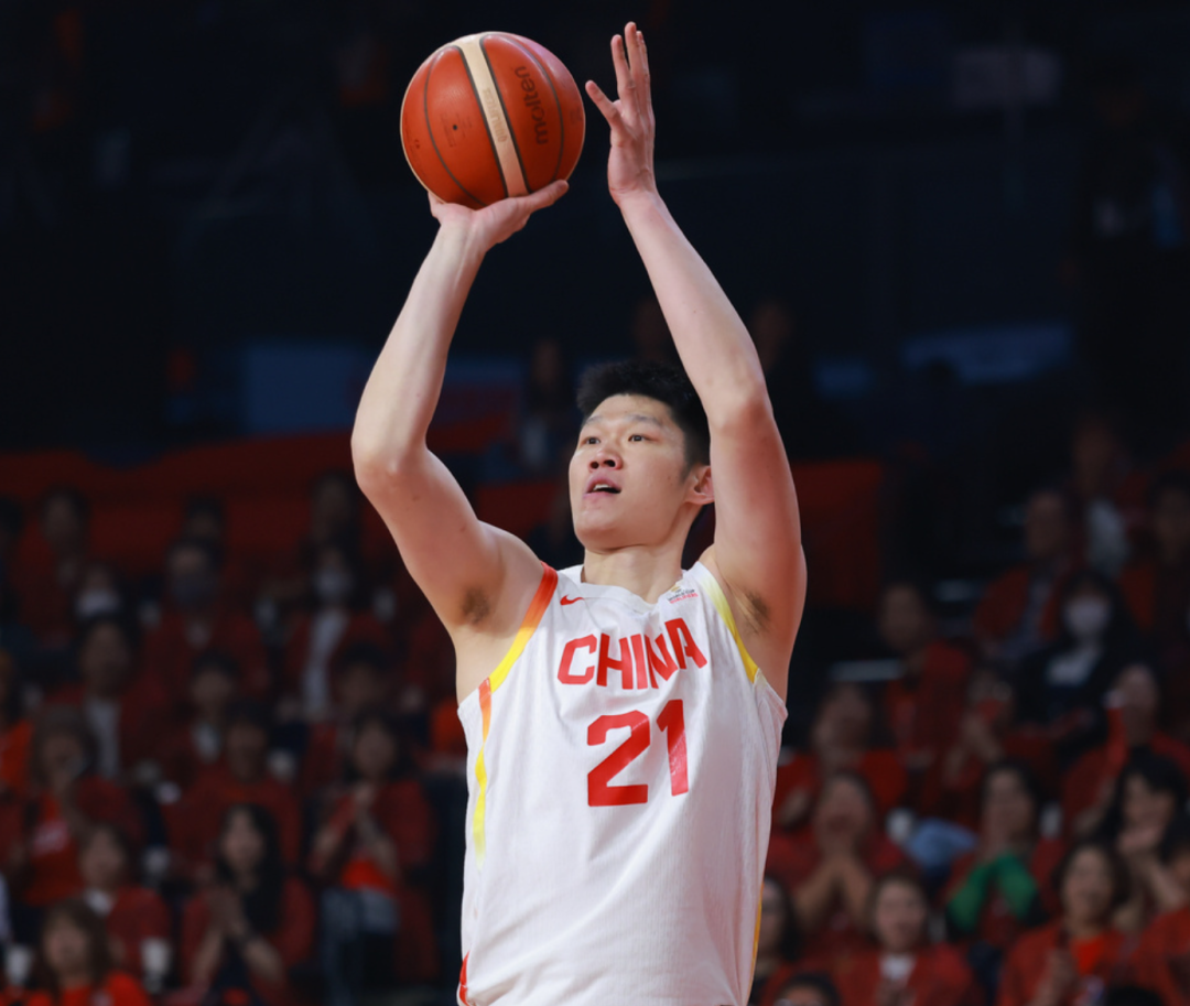 男篮逆转日本迎4利好!贺希宁太关键,胡金秋统治级,2将证明价值