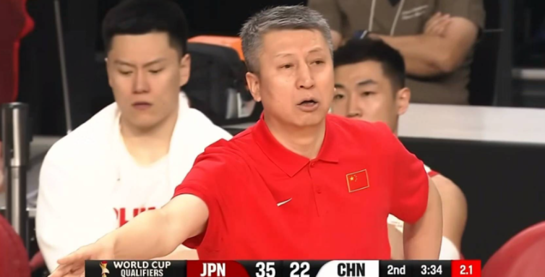 不是胡金秋赵继伟!中国男篮逆转日本靠这3人,杨鸣点评一针见血