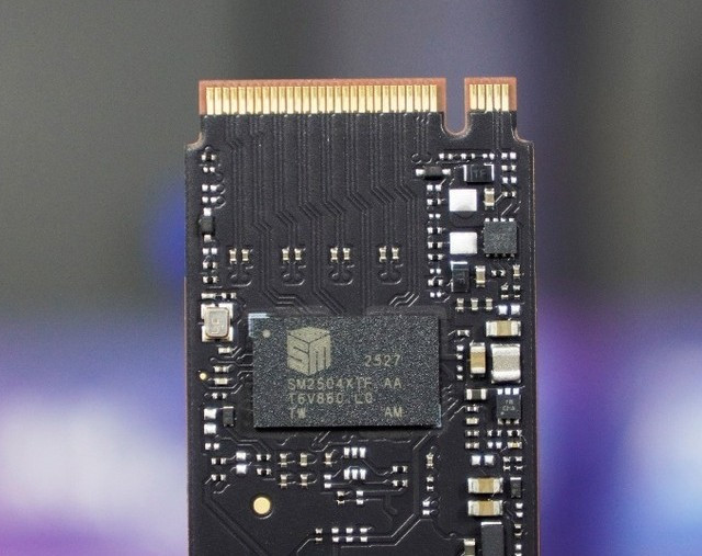 慧荣SM2504XT主控加持，宏碁N8000 PCIe5.0 SSD装机实测