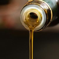 谁是最健康的食用油？橄榄油、山茶油、亚麻籽油谁更好？