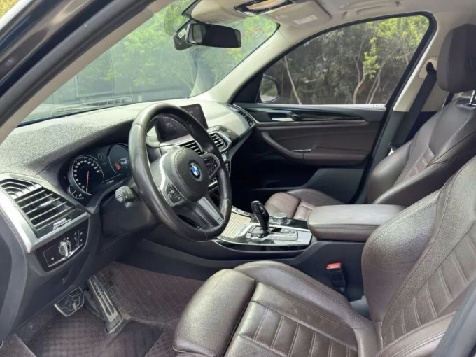 宝马中型SUV