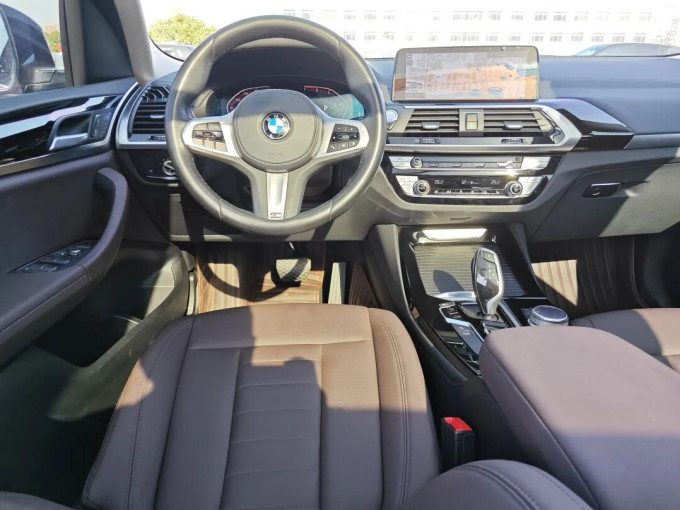 宝马中型SUV