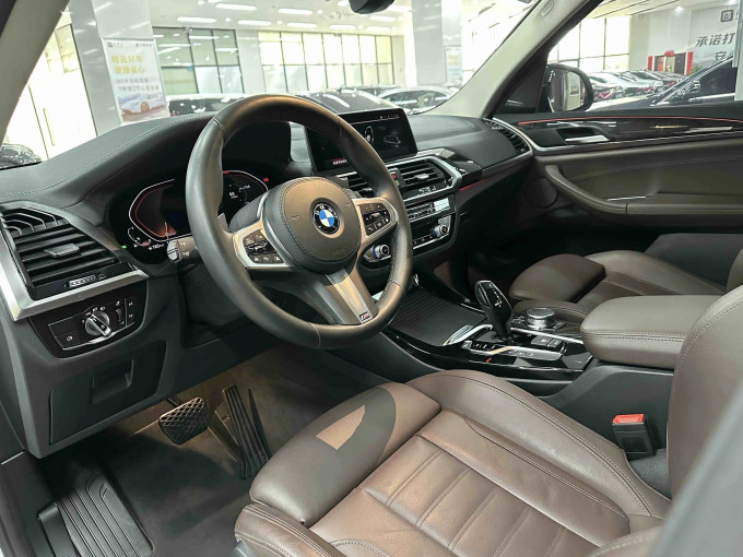 宝马中型SUV