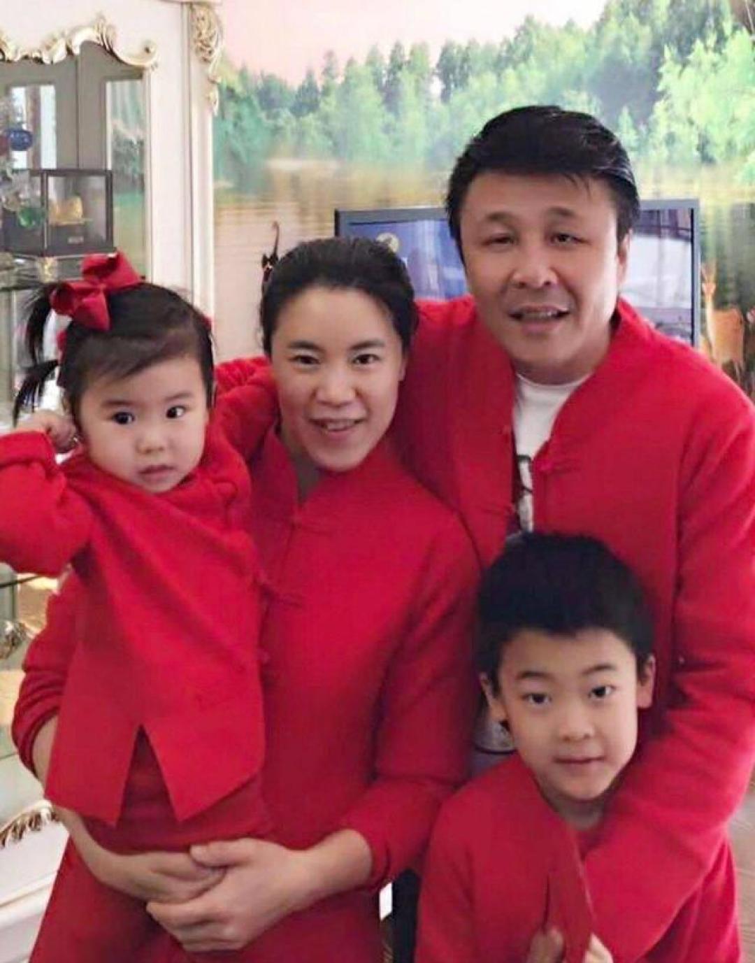 王楠:丈夫身价亿万,儿子是乒乓球冠军,女儿的陪练也是世界冠军