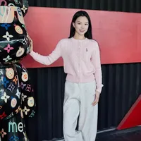 赵露思同款｜TeenieWeenie 绞花针织衫，甜妹衣橱闭眼入