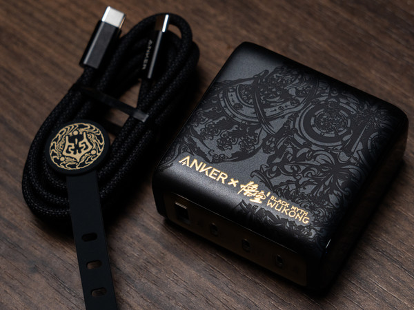 颜值与实力并存！140W安克灵光智显充电器