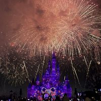 上海迪士尼24号下雨带娃怒刷15个项目游玩