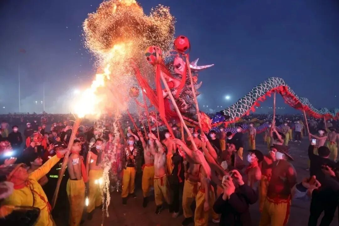 太燃啦！“东方狂欢节”宾阳舞炮龙震撼上演，千年非遗燃动全城！