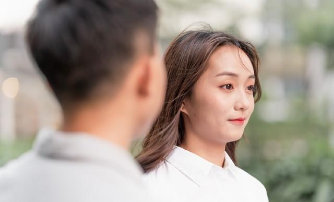 任何男人和女人!异性之间只要接触的久了,就一定会产生感情。