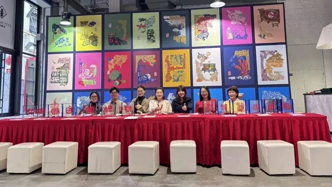 以剪为媒传文脉 以艺践心助双高丨黑龙江艺术职业学院大师工作室赴西城红场开展非遗体验活动