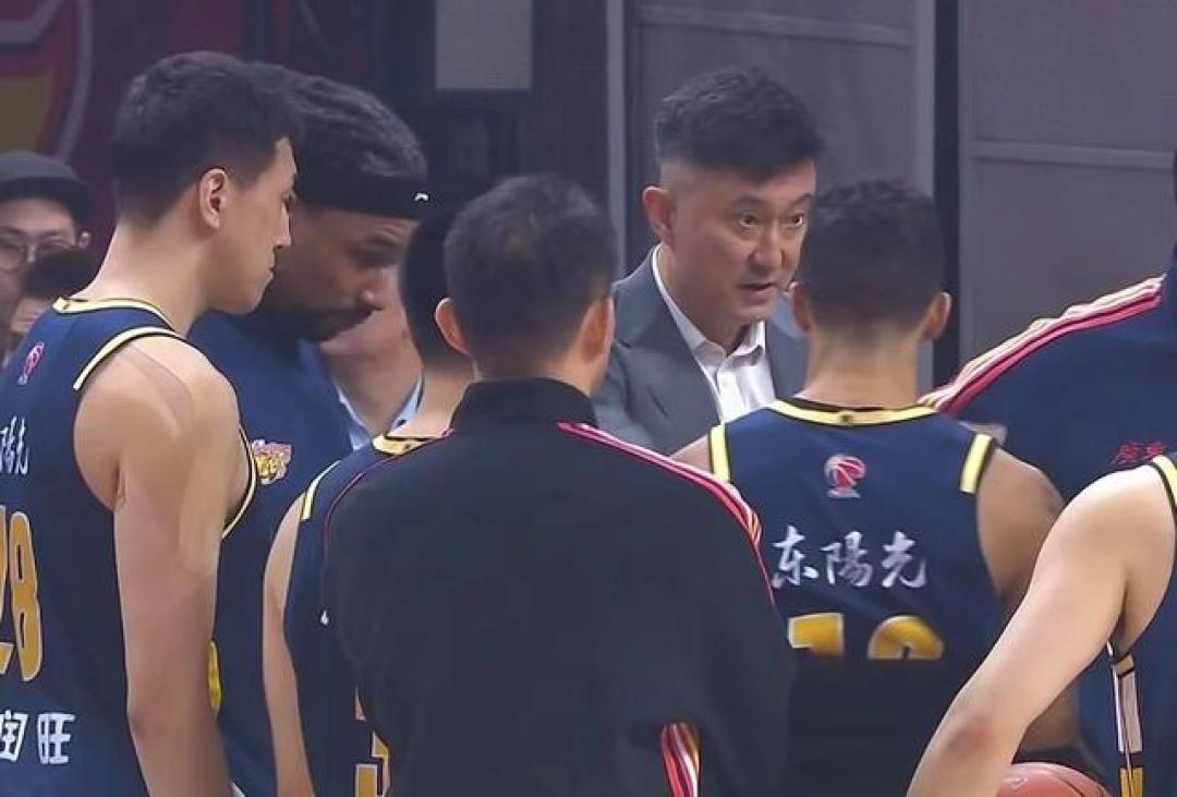 CBA一阶段排名!广东被上海双杀,北京止败辽宁连胜 山东深圳输球