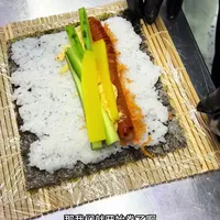 一看就会的寿司卷教程，冠军老师原声讲解❗️
#烘焙培训 #美食 #跟我学烘焙 #寿司 #饭团