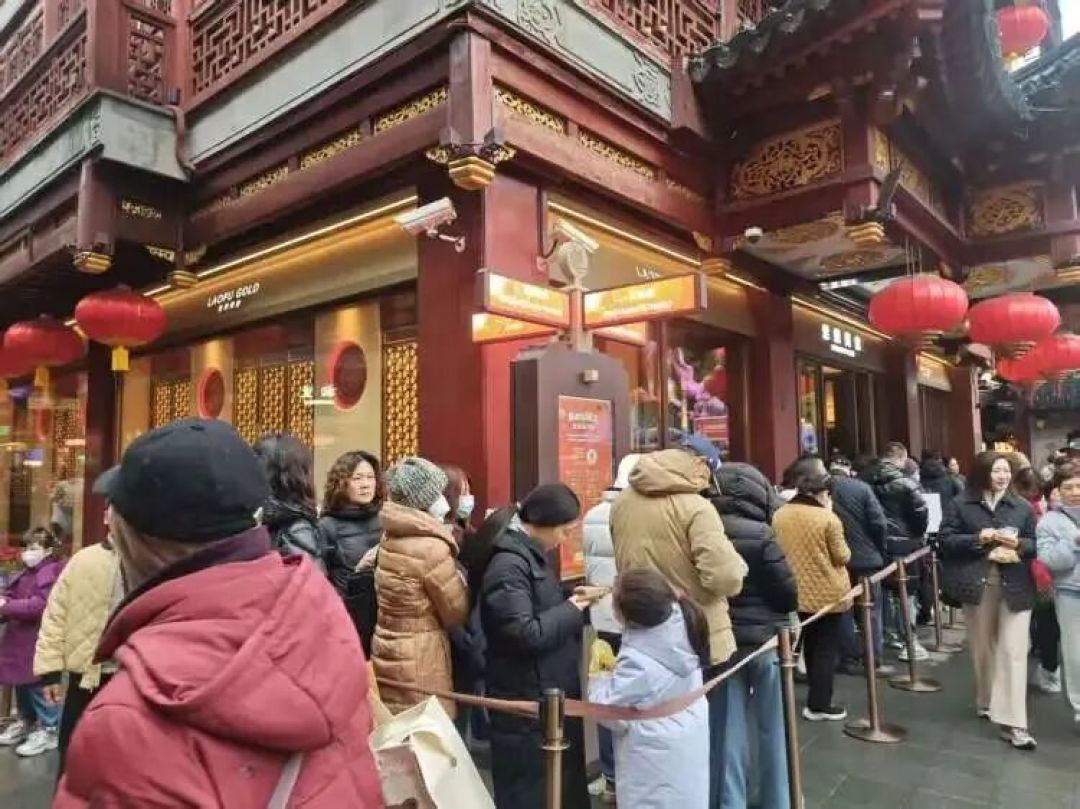 一条手链涨24000元!周大福启动新一轮涨价,老铺黄金部分门店被抢购一空