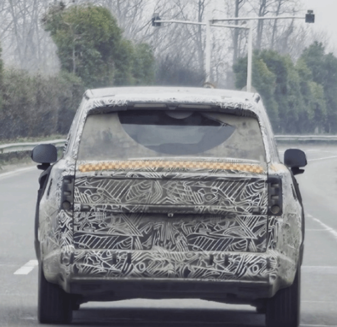 小米首款大型增程SUV YU9实车亮相，2026年下半年发布
