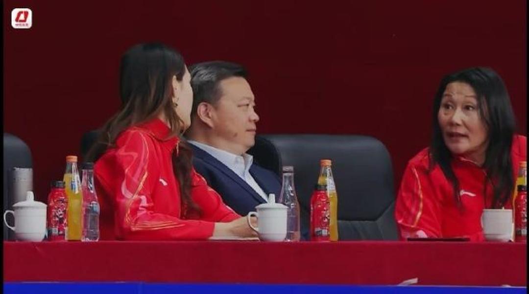 冬奥冠军谷爱凌观战女排,被激烈比赛打动,赛后发言引共鸣