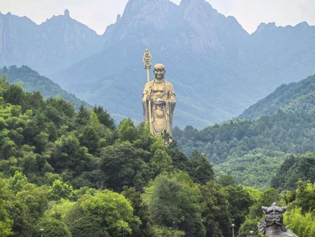 跟着朱迅登九华山,不止看云海,更读懂地藏王菩萨的大愿