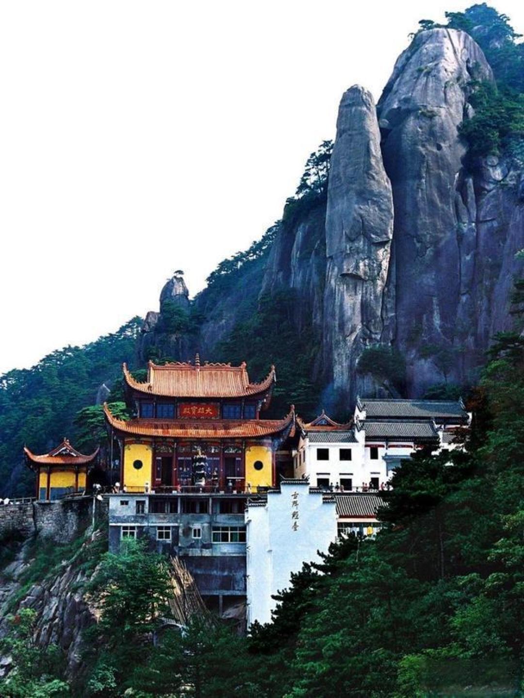 跟着朱迅登九华山,不止看云海,更读懂地藏王菩萨的大愿