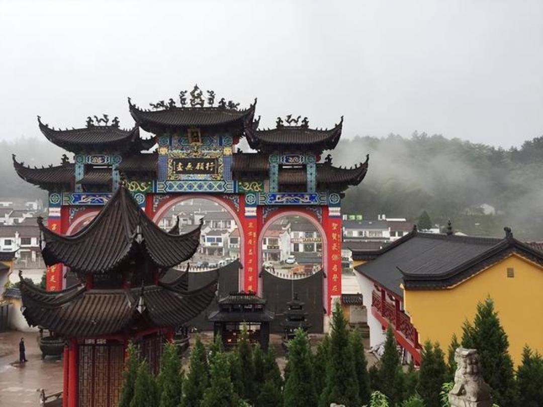 跟着朱迅登九华山,不止看云海,更读懂地藏王菩萨的大愿