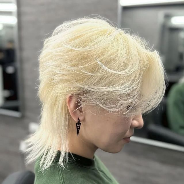 流行酷感蓬松碎白金色纹理狼尾短发