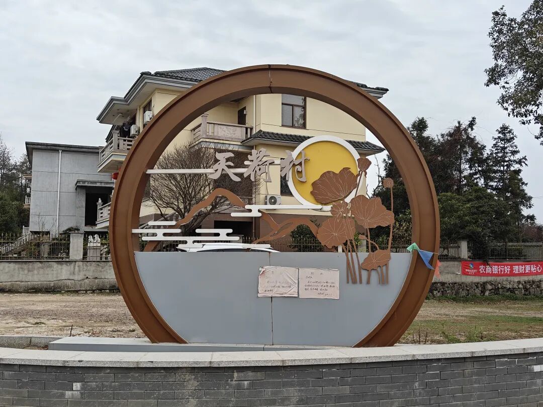 去爬山吧:打卡八寺山,用脚步丈量山野,用镜头记录温柔