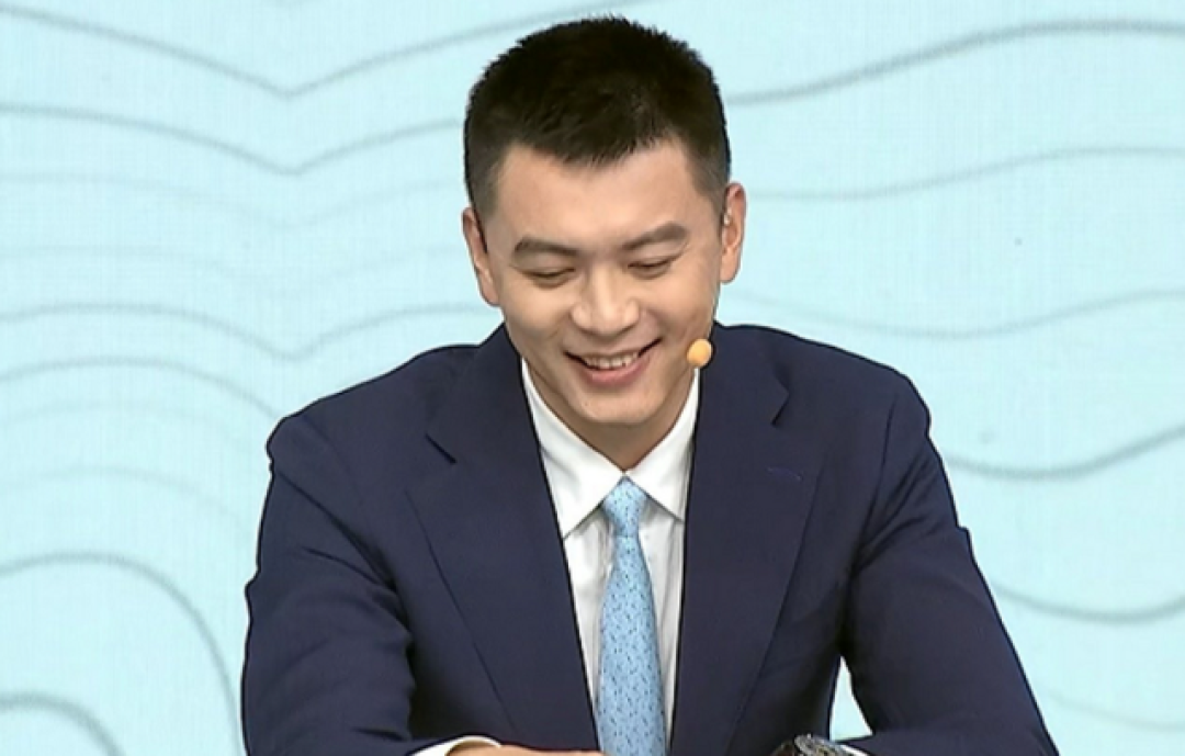 杨鸣辞职仅1个月,新身份曝光,原来他早已经给自己留好了后路