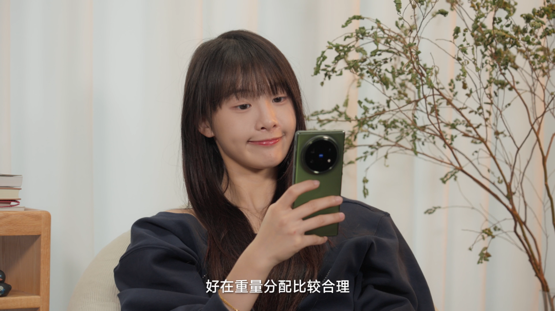 2025 折叠屏横向回顾:都在做减法,谁赢了?
