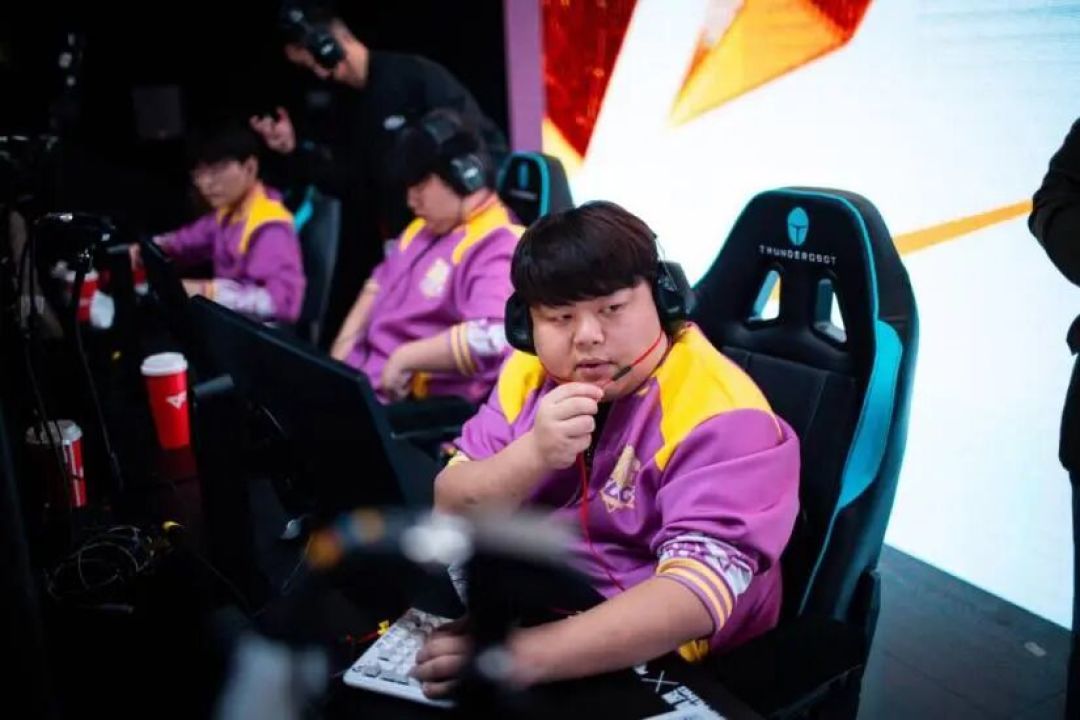 常规赛重燃战火！LGD对阵TLG力争首胜，成都AG冲击十连胜