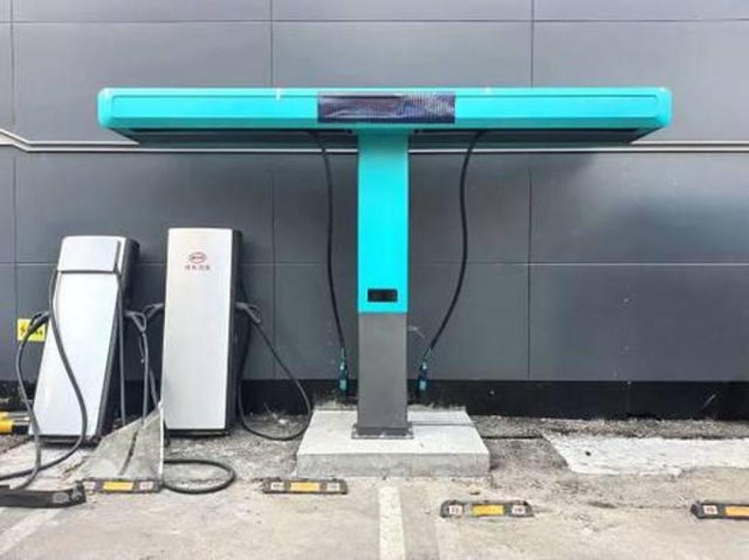 液冷技术双枪充电！5分钟补能400Km，比亚迪大批量铺设兆瓦闪充桩