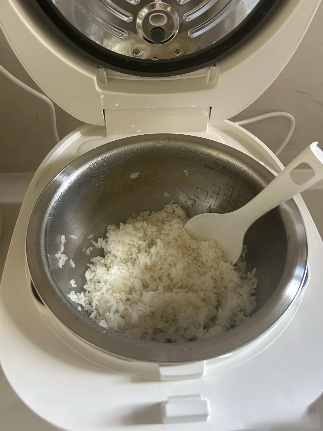 被中年阿姨的“电饭煲”用法折服!这样用,占据厨房C位