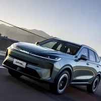 10万级竟配9DCT+智能座舱？大五座SUV上市直击家用痛点 在竞争白热化的10-15万 家用SUV市场，又一款全新大五座SUV上市-哈弗H6L。起售价为10.39万元，处于10-15万家用SUV的主流价格带。#哈弗H6L