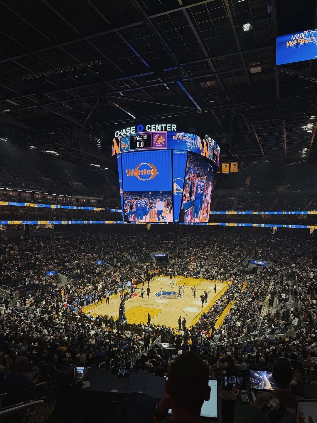 湖勇大战28分碾压！洛城双核炸穿大通中心，三连败终结，紫金重回正轨