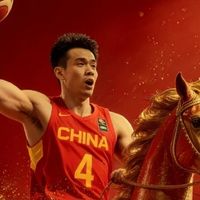 简直太有排面了！中国男篮击败日本，人民日报和央视新闻纷纷点赞，郭士强同时拥抱赵继伟赵睿，坚持原则终获回报