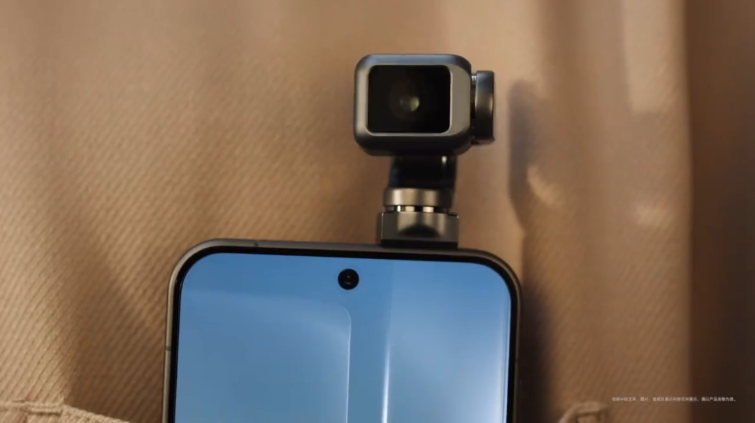 告别“黑方块”!荣耀Robot Phone:手机界的“变形金刚”来了
