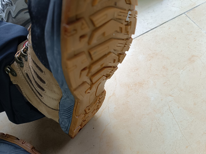 休闲运动鞋