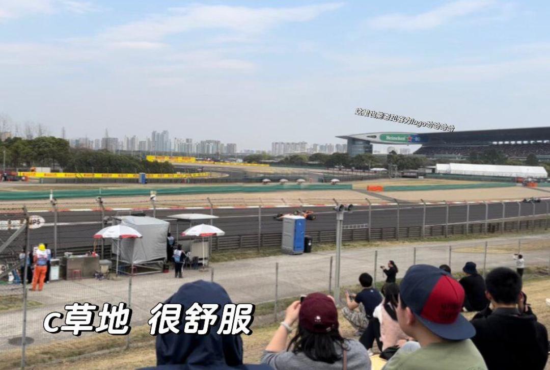 F1车手见面会?物料交换 第一次来上赛怎么玩