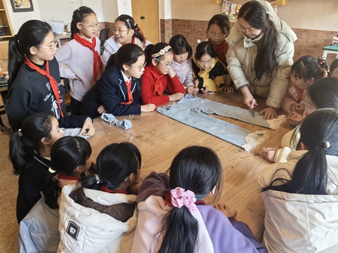 “衣”旧有创意·环保“袋”回家——大洋小学北校区“旧衣改造”寒假劳动实践活动