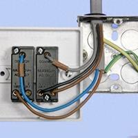 家用开关零火线接线规则：绝对别接错，安全第一！