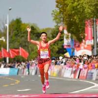丰配友2:05:58破全国纪录,中国马拉松迈入“205时代”?32+用户观点全景呈现