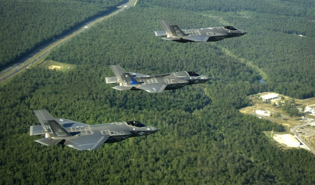 比印度还猛？F-16一天摔两架再创纪录，中国空军的含金量还在涨！